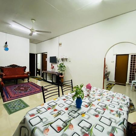 Homestay Ummi 쿠알라트렝가누 외부 사진